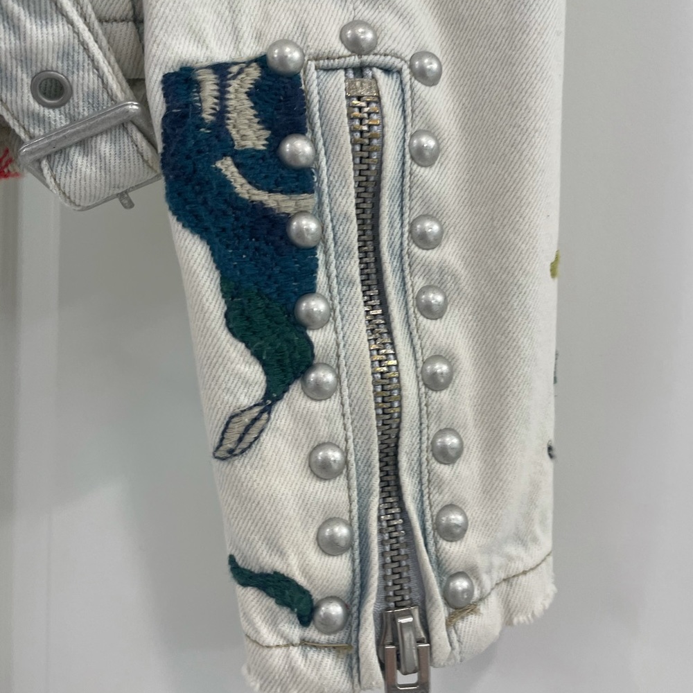 Jeans jacket - Picture 7 of 11
